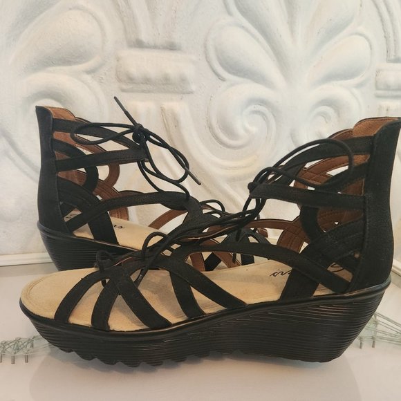 EUC Skechers Black Gladiator Style, Lace Up Wedge Sandals. Size 8.5 - Picture 3 of 15